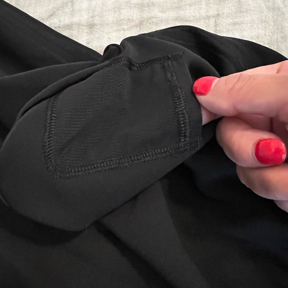 Lululemon On The Fly skirt. - Picture 7 of 7